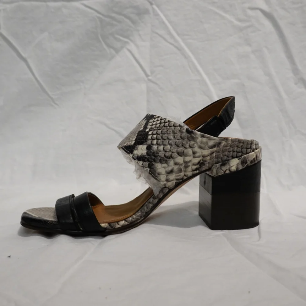 Ariat two24 black